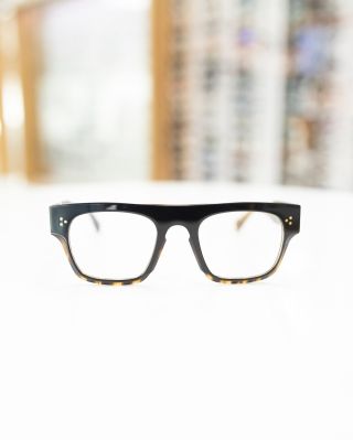 Představujeme vám značku Talla Eyewear! 🇮🇹✨ 🤔 Věděli jste, že za každým designem se skrývá jedinečný příběh? Za touhle...